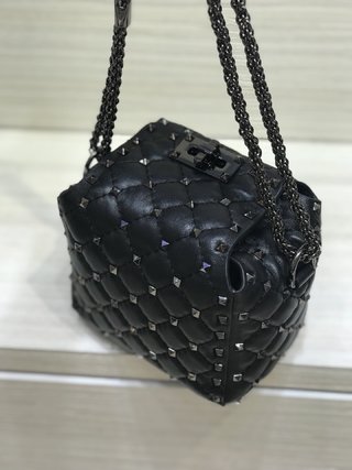 Replica Valentino Garavani GARAVANI ROCKSTUD SPIKE Handbag