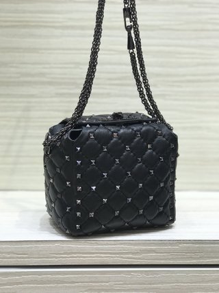 Replica Valentino Garavani GARAVANI ROCKSTUD SPIKE Handbag