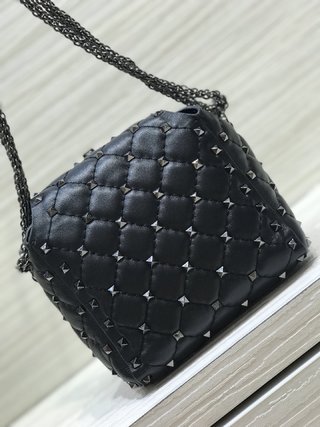 Replica Valentino Garavani GARAVANI ROCKSTUD SPIKE Handbag