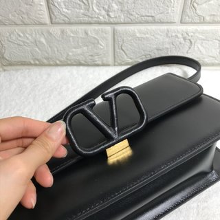 Replica Valentino Garavani VSLING Handbags