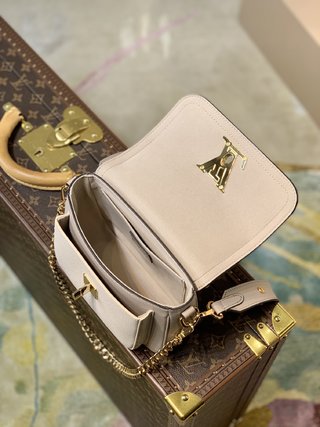 Replica Louis Vuitton Lockme Tender Handbags