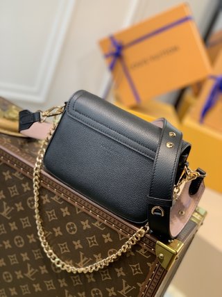 Replica Louis Vuitton Lockme Tender Handbags