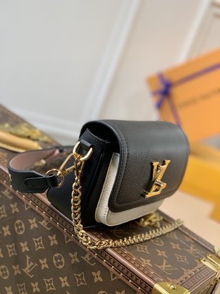 Replica Louis Vuitton Lockme Tender Handbags