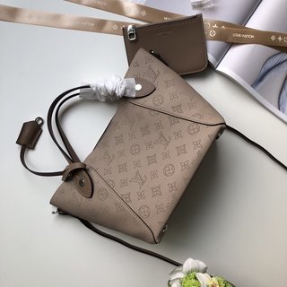 Replica Louis Vuitton Hina Handbags