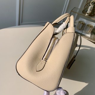 Replica Louis Vuitton Montaigne Handbags