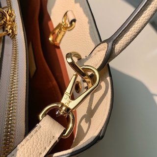 Replica Louis Vuitton Montaigne Handbags