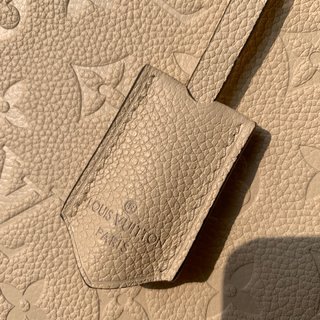 Replica Louis Vuitton Montaigne Handbags