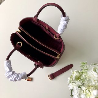 Replica Louis Vuitton Montaigne Handbags