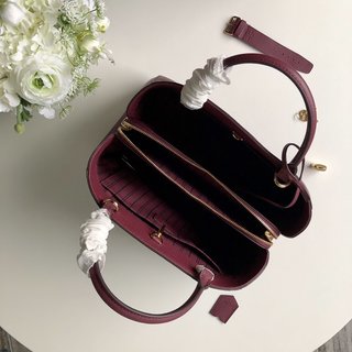 Replica Louis Vuitton Montaigne Handbags