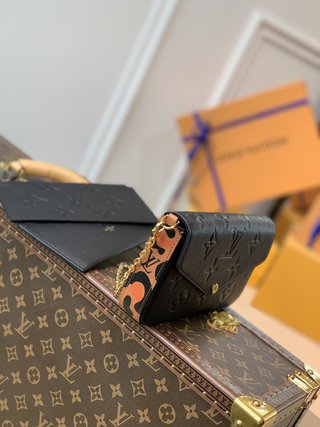 Replica Louis Vuitton Pochette Felicie Handbags