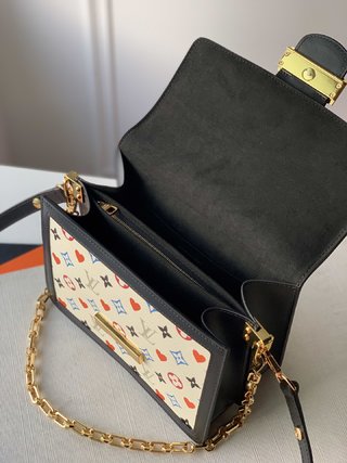 Replica Louis Vuitton Dauphine Handbags