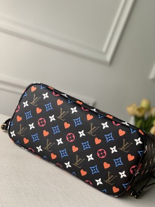 Replica Louis Vuitton Neverfull Handbags