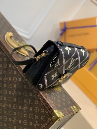 Replica Louis Vuitton Pochette Métis Handbags