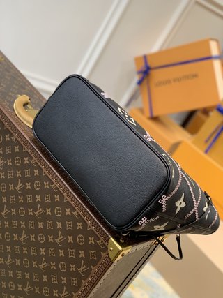 Replica Louis Vuitton Neverfull Handbags