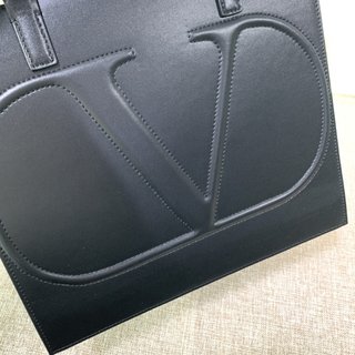 Replica Valentino Garavani VLOGO Walk Handbags