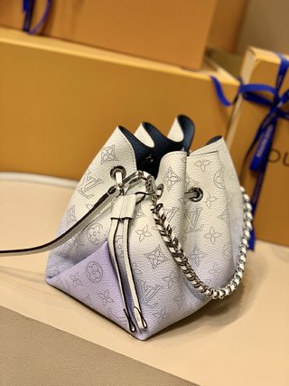 Replica Louis Vuitton Bella Handbags