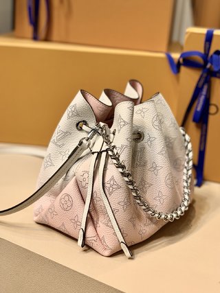 Replica Louis Vuitton Bella Handbags