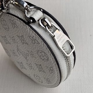 Replica Louis Vuitton Bella Handbags