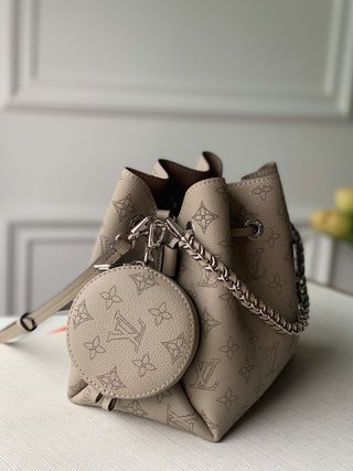 Replica Louis Vuitton Bella Handbags