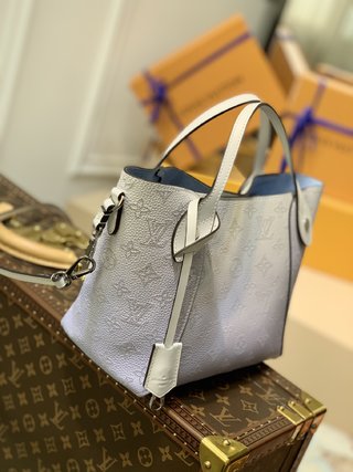 Replica Louis Vuitton Hina Handbags