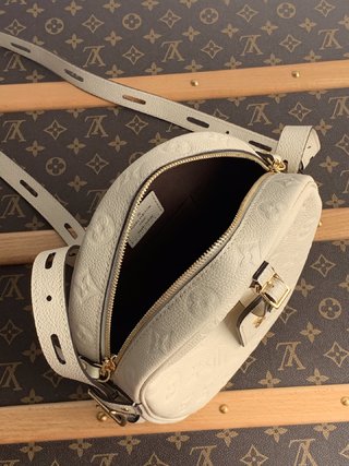 Replica Louis Vuitton Nicolas Ghesquiè Handbags