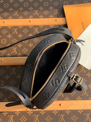 Replica Louis Vuitton Nicolas Ghesquiè Handbags