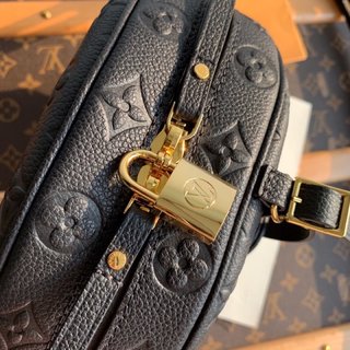 Replica Louis Vuitton Nicolas Ghesquiè Handbags