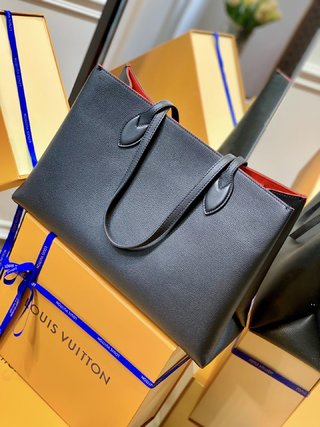 Replica Louis Vuitton Lockme Handbags