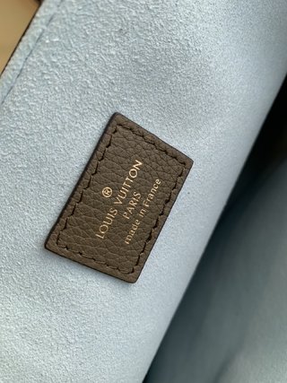 Replica Louis Vuitton Lockme Handbags