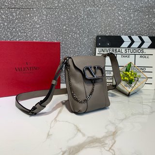 Replica Valentino Garavani VSLING Handbags