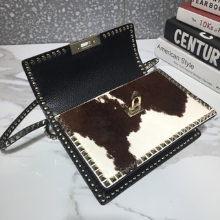 Replica Valentino Garavani Rockstud No Limit Handbags