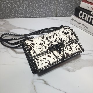 Replica Valentino Garavani Rockstud No Limit Handbags