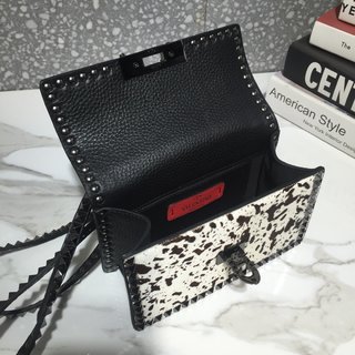 Replica Valentino Garavani Rockstud No Limit Handbags