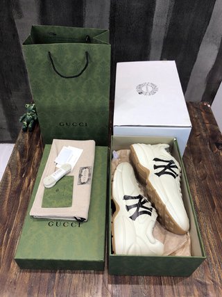 Replica Gucci Rhyton NY Yankees Leather Sneakers