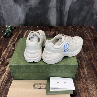 Replica Gucci Men Leather Disney Gucci Sneakers Shoes Ivory