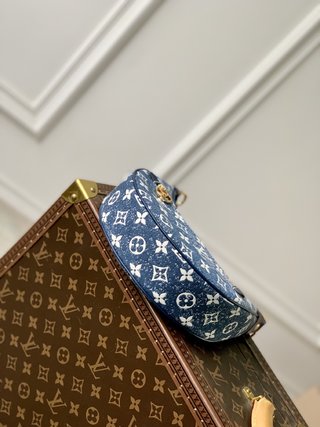 Replica Louis Vuitton Loop Handbags