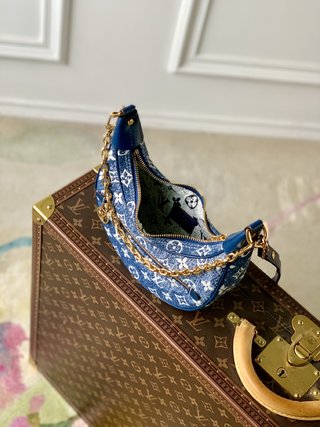 Replica Louis Vuitton Loop Handbags