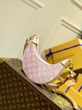 Replica Louis Vuitton Loop Handbags