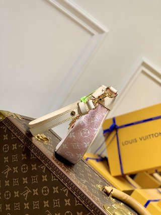 Replica Louis Vuitton Loop Handbags