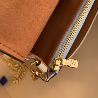 Replica Louis Vuitton MyLockMe Handbags