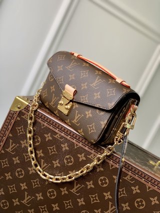 Replica Louis Vuitton 2022 new sling bag