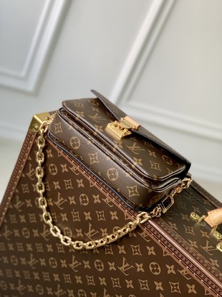 Replica Louis Vuitton 2022 new sling bag