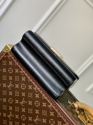 Replica Louis Vuitton 2022 new sling bag