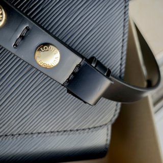 Replica Louis Vuitton 2022 new sling bag