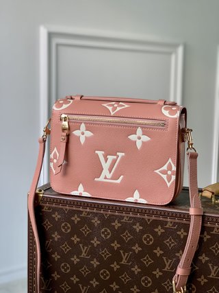 Replica Louis Vuitton 2022 new sling bag