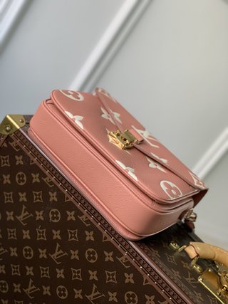 Replica Louis Vuitton 2022 new sling bag