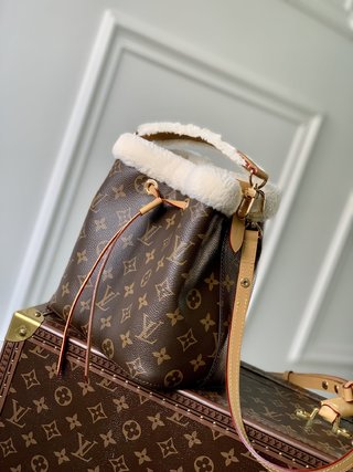 Replica Louis Vuitton 2022 new sling bag