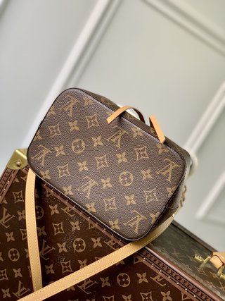 Replica Louis Vuitton 2022 new sling bag