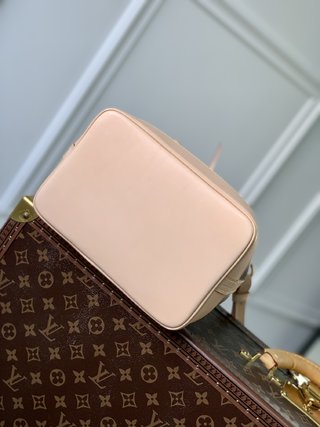 Replica Louis Vuitton 2022 new sling bag