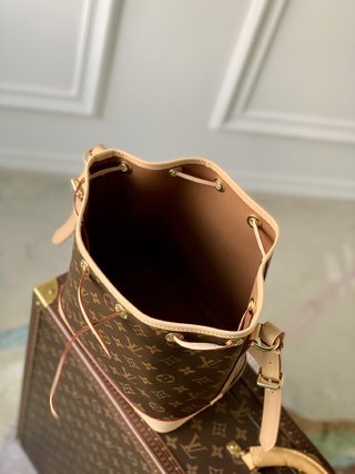 Replica Louis Vuitton 2022 new sling bag